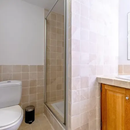 Апартаменти Les Lices A L Cozy & L Shellter *